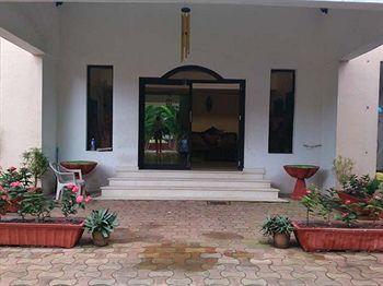 Retreat Anjuna Resort Exteriör bild