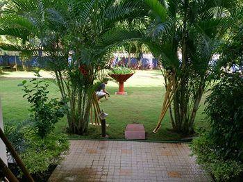 Retreat Anjuna Resort Exteriör bild